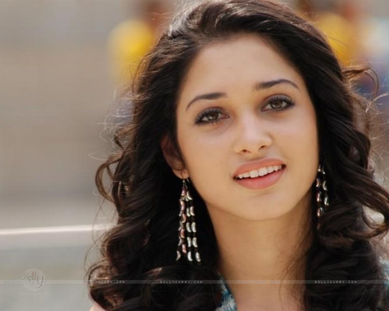 http://4.bp.blogspot.com/-kRkx9CSAeU8/Tp-0q4yGHOI/AAAAAAAACAc/Cf860tAIsEY/s1600/Tamanna%2BBhatia.jpg