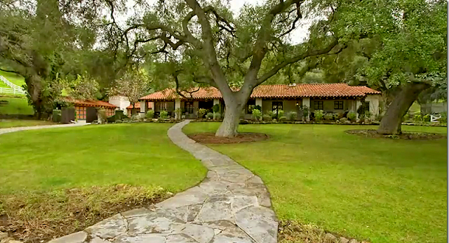 Tour the home in the movie, It's Complicated, starring Meryl Streep and Alec Baldwin