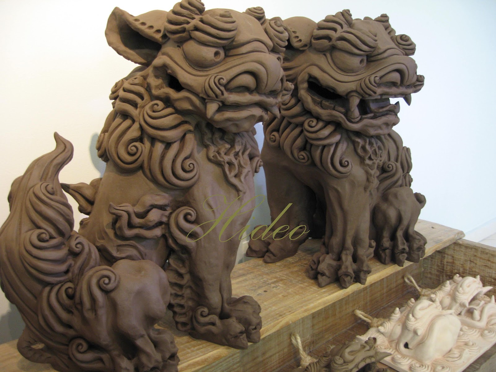 shisa dogs pin okinawa shisa the guardian jul 7 2006 510 pm on shisa dogs pin okinawa shisa the guardian jul 7 2006 510 pm on