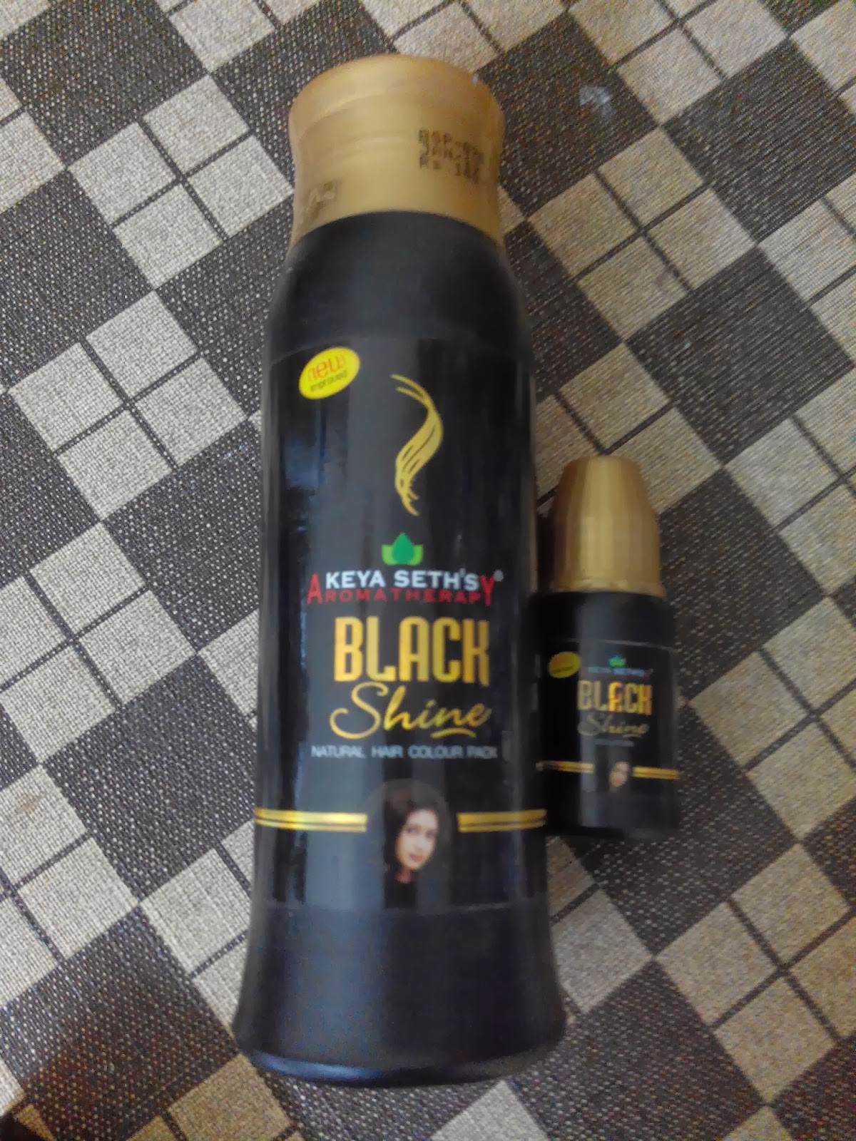 Home and Me: Product Review: Keya Seth's Aroma Therapy Black Shine Pack