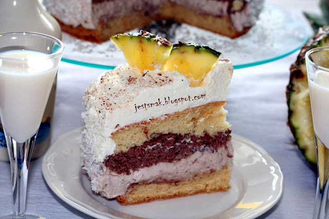 Egzotyczny tort bananowo-ananasowy