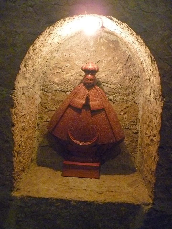 Virgen Tallada en Madera