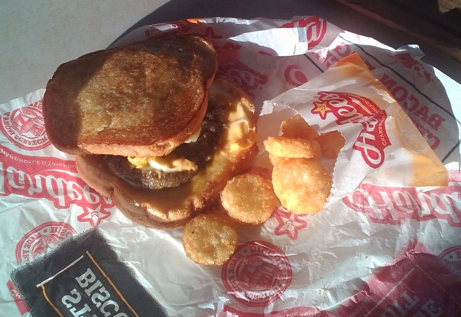 Eat and Critique ! Hardee's Grilled Cheese Breakfast Sandwich
