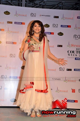 Madhuri Dixit graces Synergy 1 Delhi Couture week 2011 photos