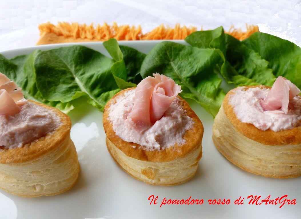 Il Pomodoro Rosso di MAntGra Vol au vent con ricotta e prosciutto cotto