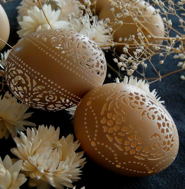 Hand Carved Eggshell Sculptures Spicytec