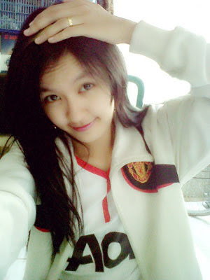 Lita Lusianah - A Manchester United girl from Indonesia Lita Lusianah - A Manchester United girl from Indonesia