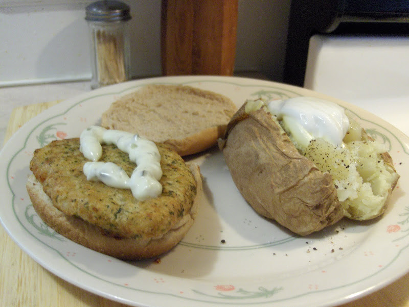 Dinner Tonight: Fish Sandwich w/ Baked Potato title=