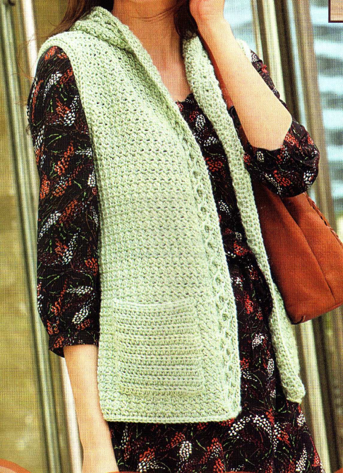 tejidos artesanales en crochet: chaleco tejido en crochet con trenzas