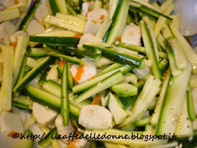 insalata di zucchine e surimi