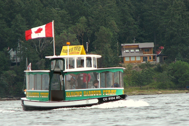 Nanaimo Harbour Ferry making its way back to town from Newcastle Island (2007-08-20)