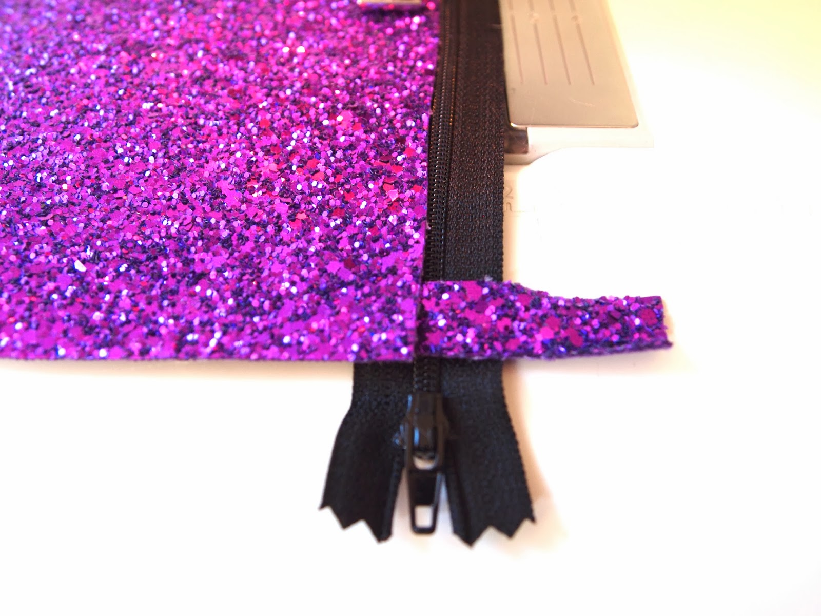 Crafty Alex DIY Glitter purse and kit How to make a purse