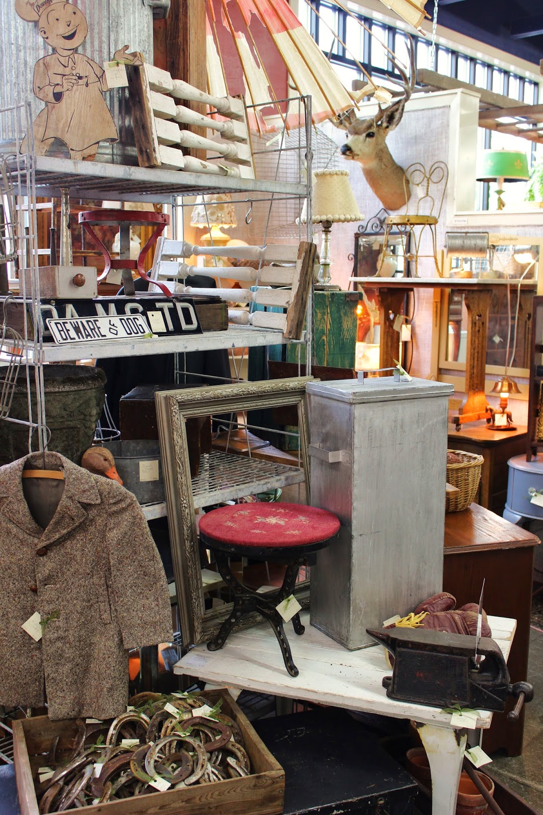 Monticello Antique Marketplace Let's Go Shopping At Monticello!