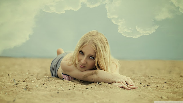 Beautiful Girl wallpaper Beautiful Girl wallpaper