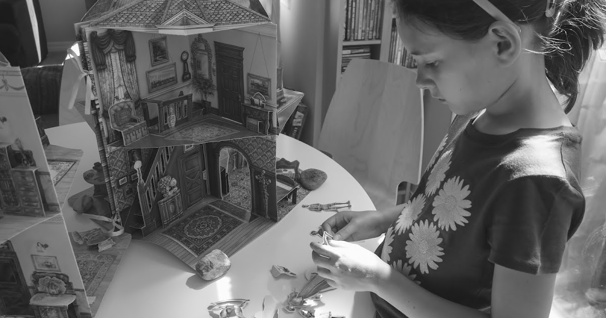 victorian paper dollhouse
