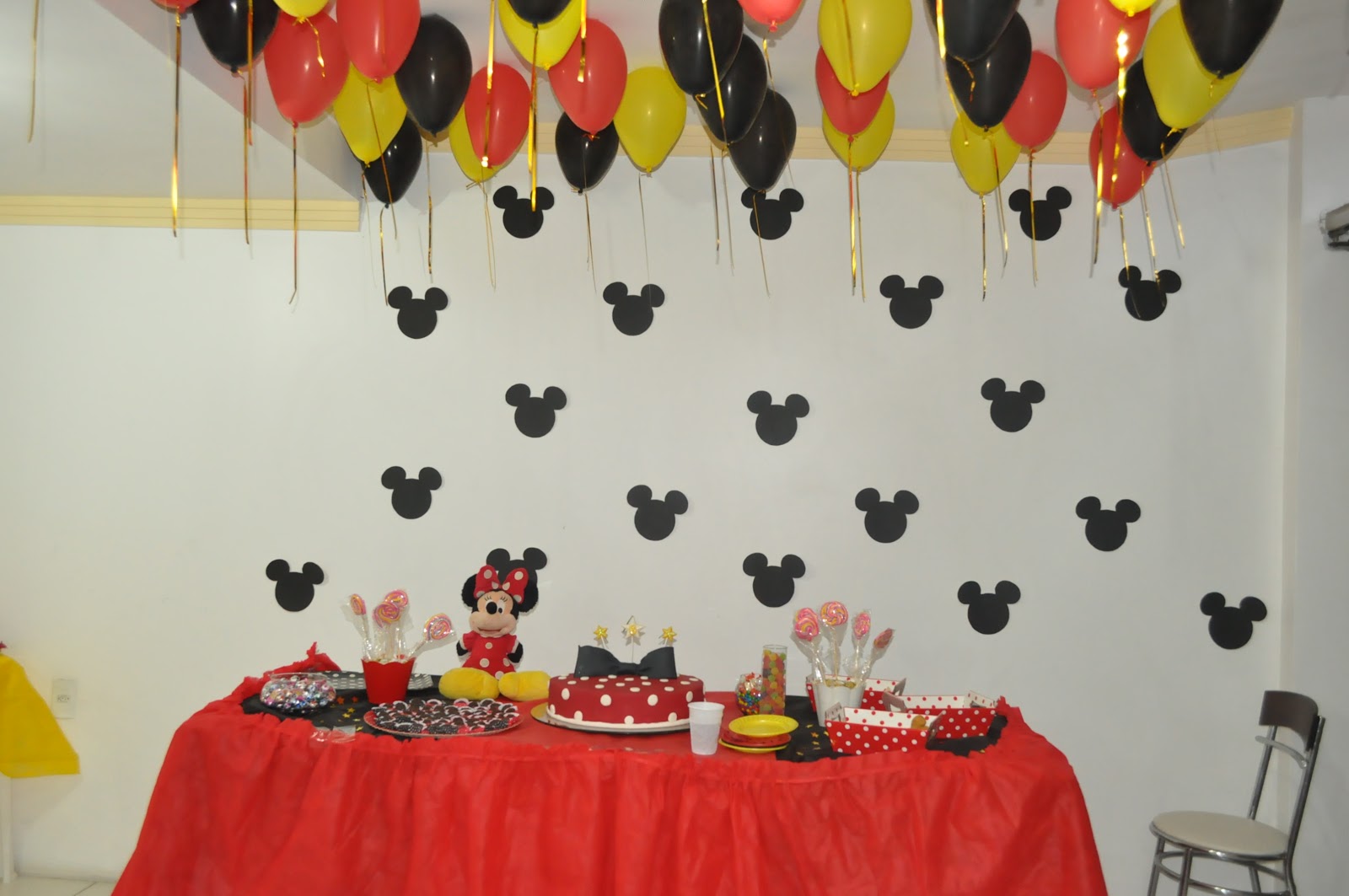 Maria Lima Festa simples da Minnie Vermelha Maria Lima Festa simples da Minnie Vermelha