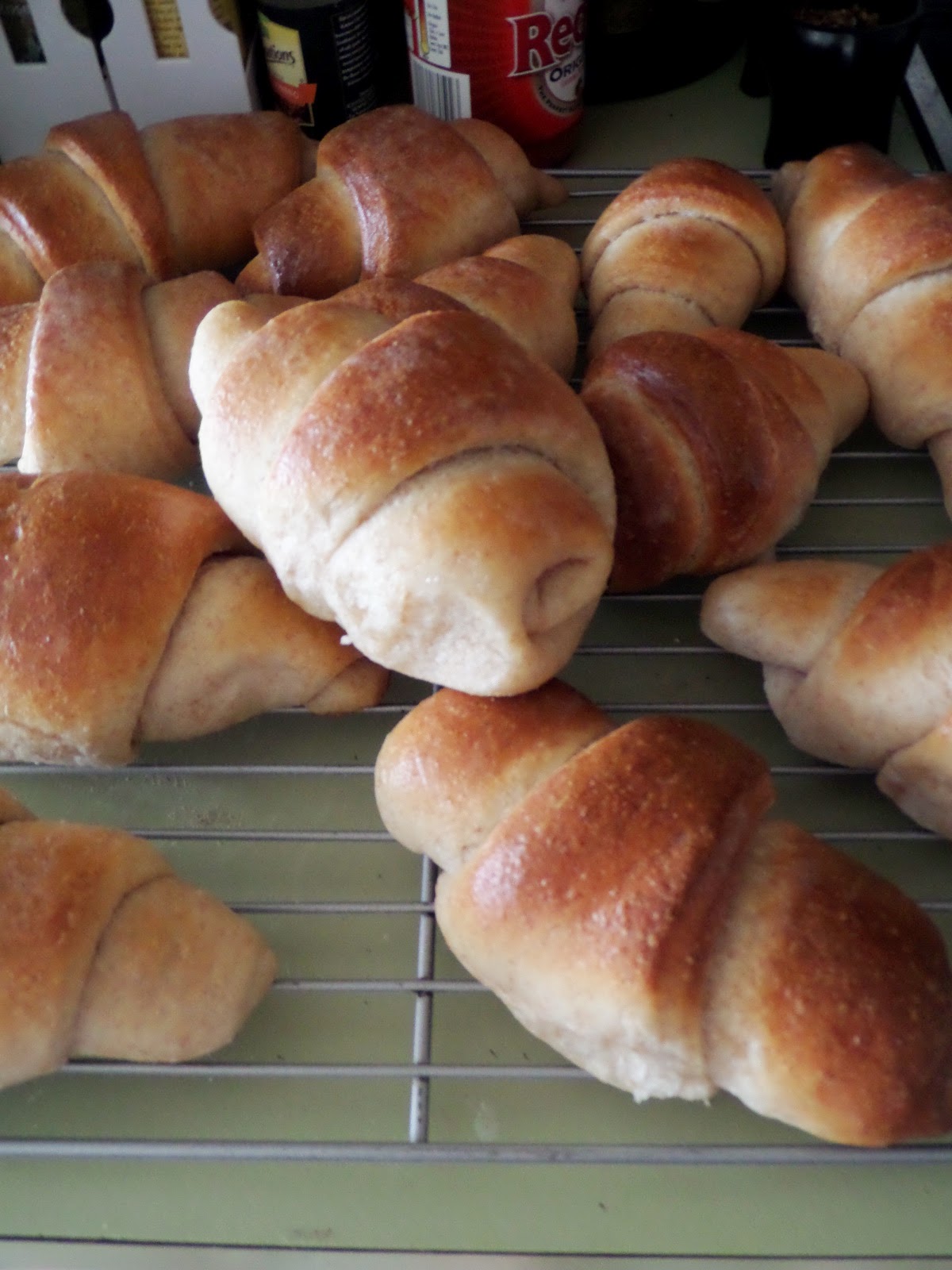 Easy Crescent Rolls:  Soft, yeasty, buttery rolls rolled into crescent shapes.  They make great dinner rolls, sandwich rolls, or snacks.