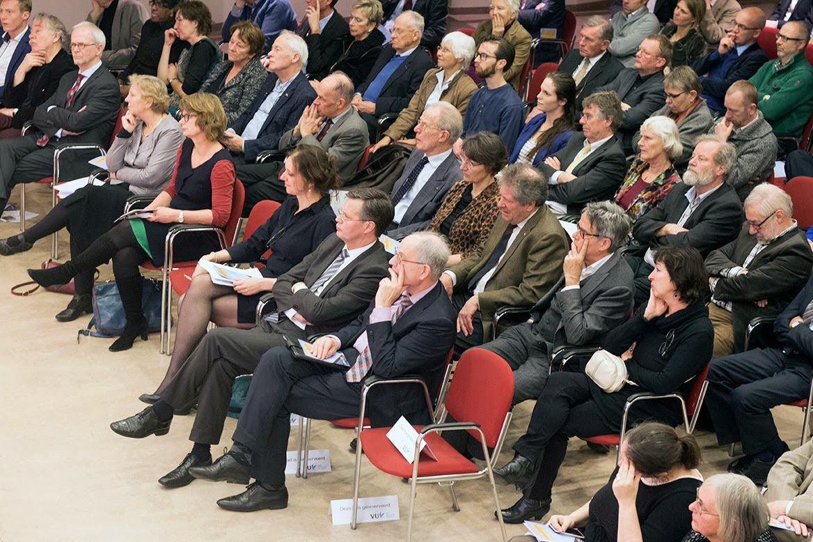 audience of the academic remembrance