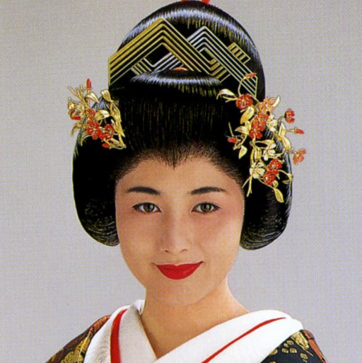 traditional japanese woman