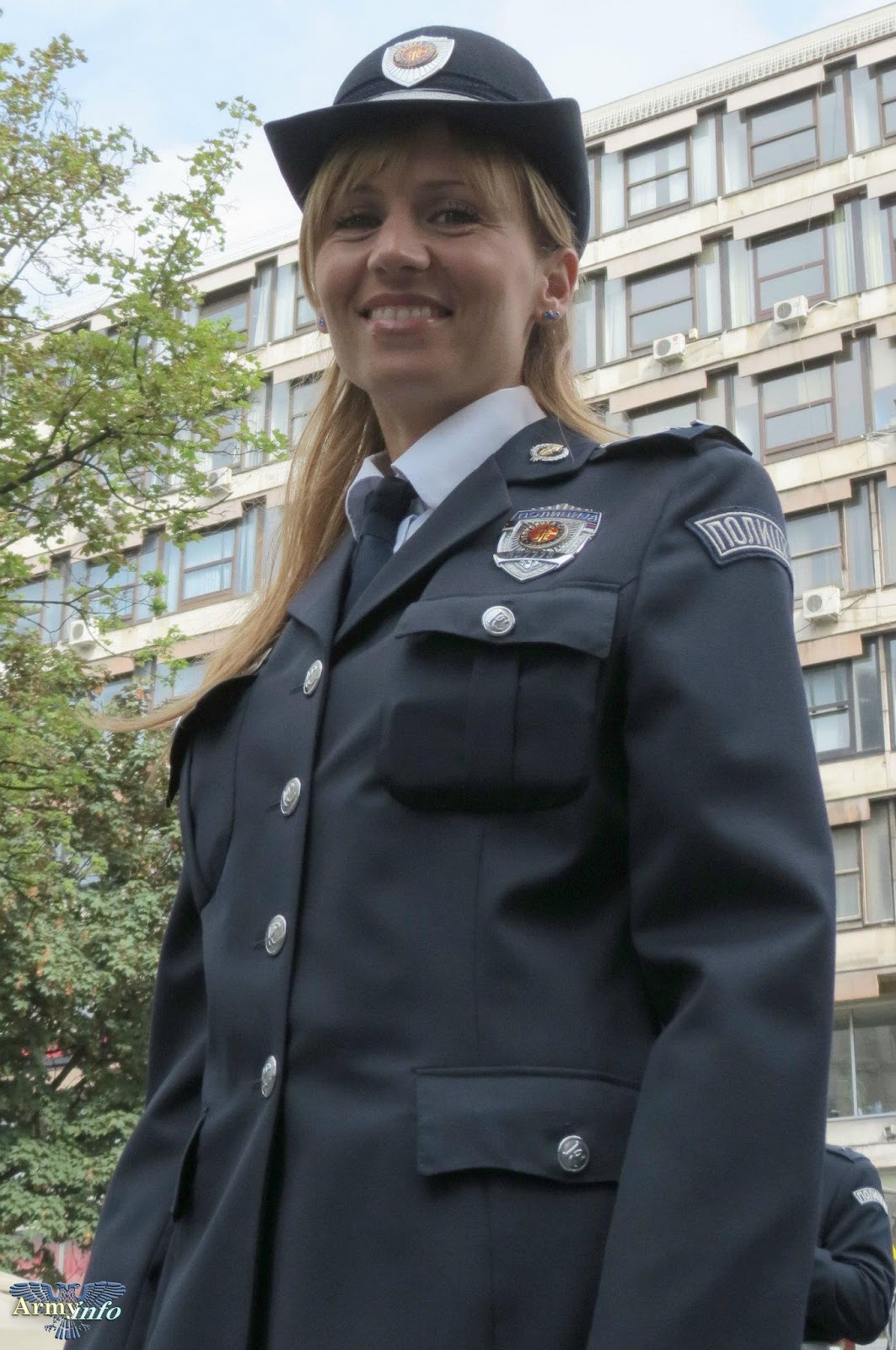 dating a woman police officer Hey, just thought i would ask some opinions on dating a slightly younger police officer i have heard stories about what police men can. dating a woman police officer Hey, just thought i would ask some opinions on dating a slightly younger police officer i have heard stories about what police men can.