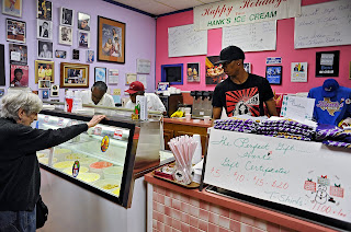 woamn buying hanks Ice cream