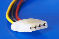Fuente de Alimentación ¿Qué es y para qué sirve? Fuente de poder cable molex