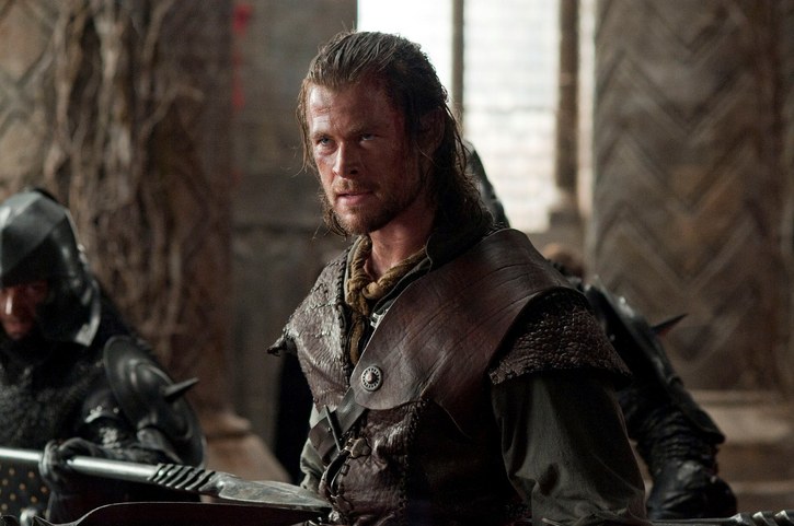 http://4.bp.blogspot.com/-kb-i3GGKpu4/T82feEEDYII/AAAAAAAAC2w/QJdbqENyJPA/s1600/Chris+Hemsworth+and+the+Hunter.jpg