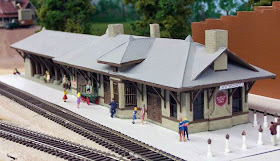 o scale train station
