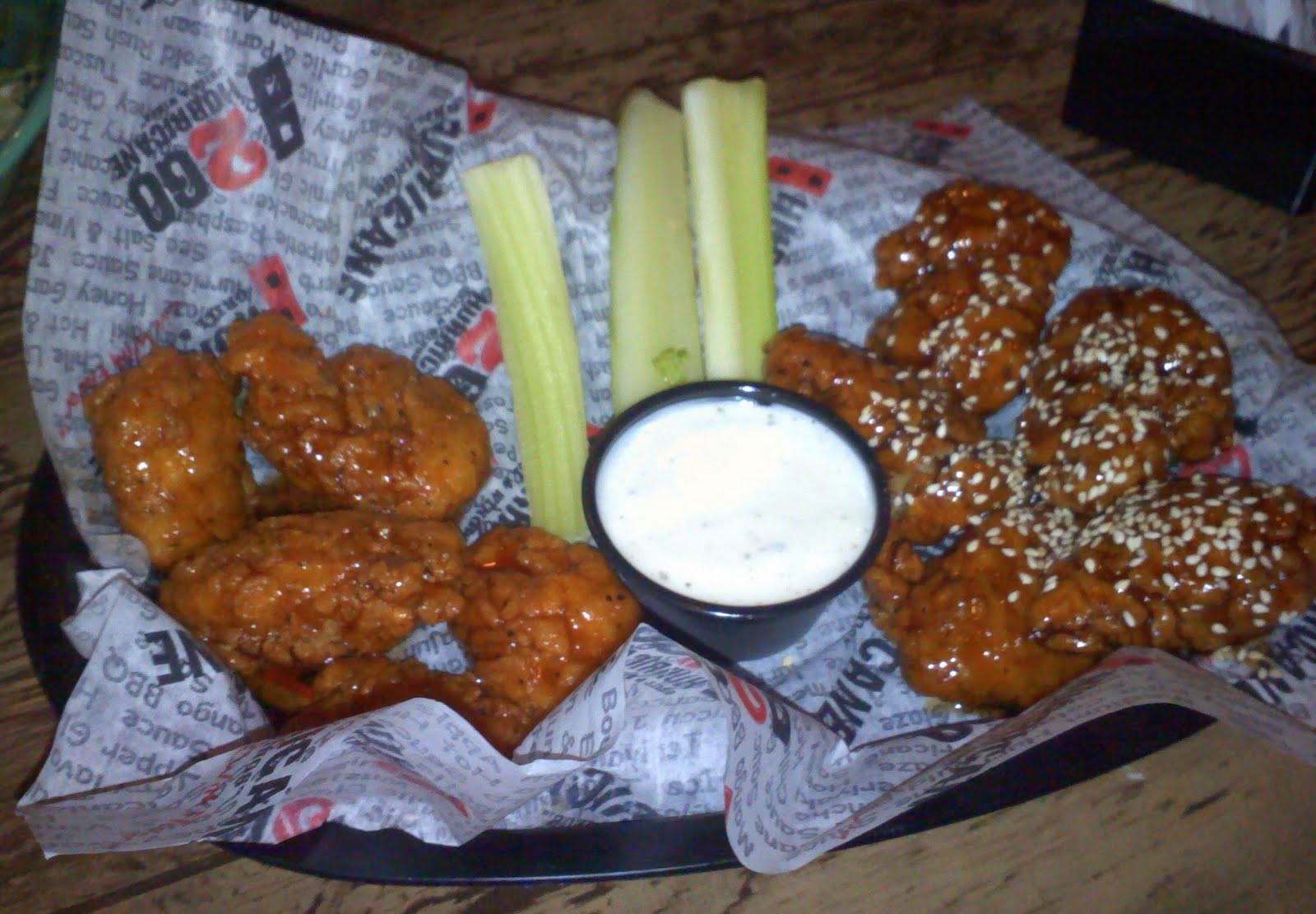 Alex & Lauren EAT Long Island Hurricane Grill & Wings Levittown