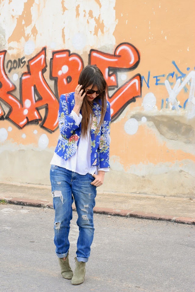 Flowered jacket - Boyfiriend Jeans - Isabel Marant - Roberto Martin - Look 