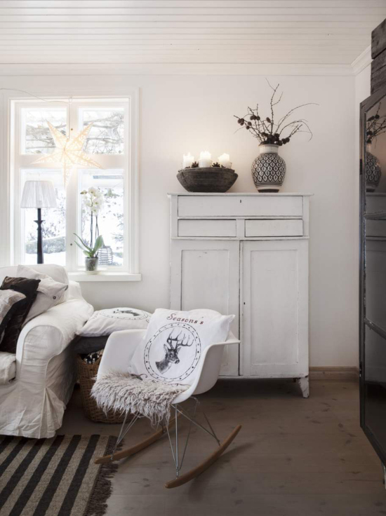 Christmas decorations in the home of Anna Truelsen photographed by Carina Olander