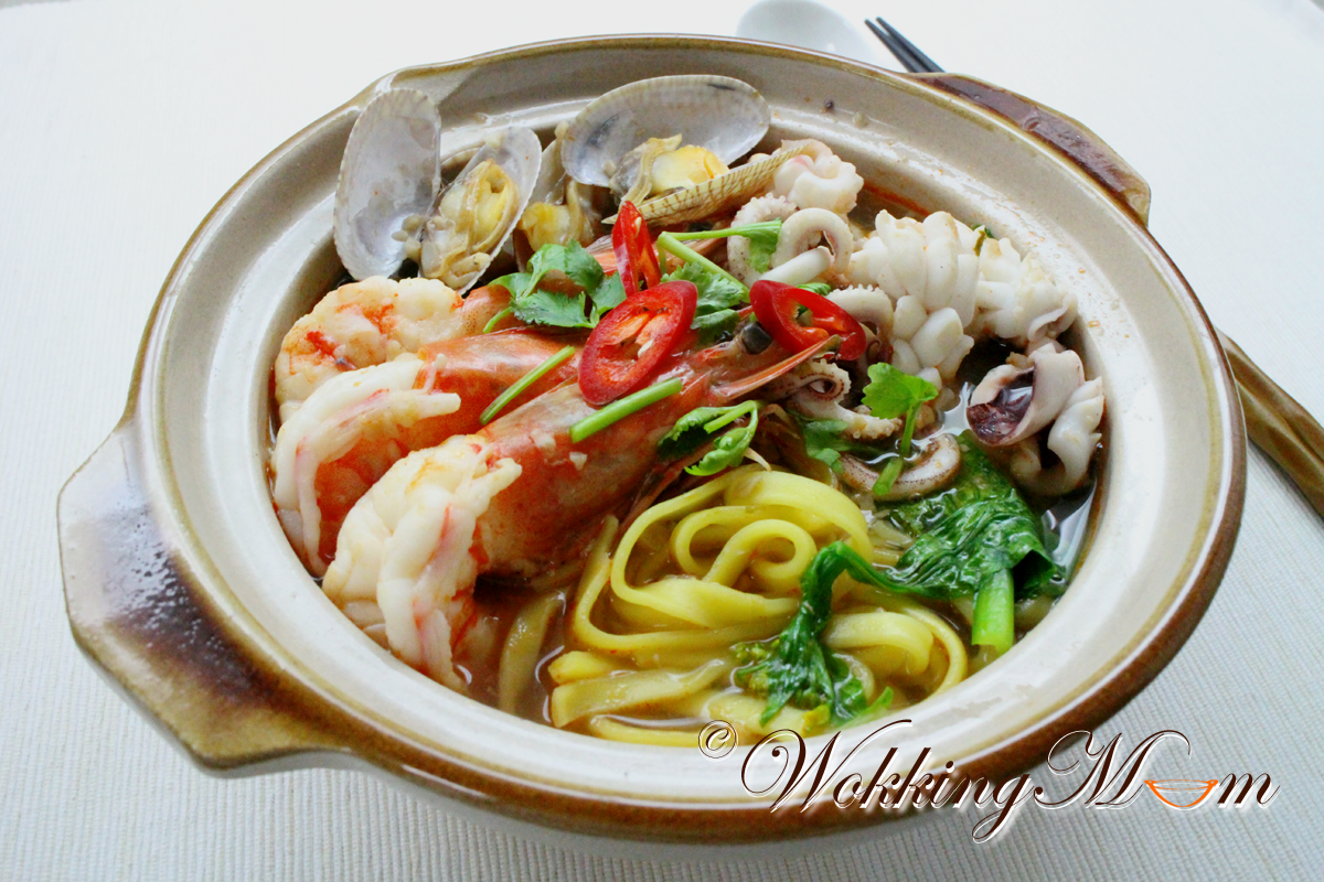 Let's get Wokking! Seafood Noodles Soup 海鲜面汤 Singapore Food Blog on