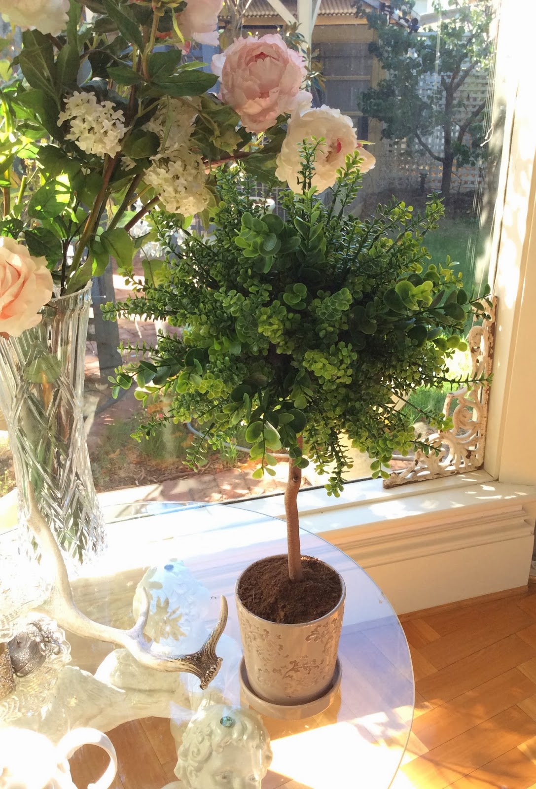 The Bluebirds are Nesting... Make your own topiary tree (and refresh