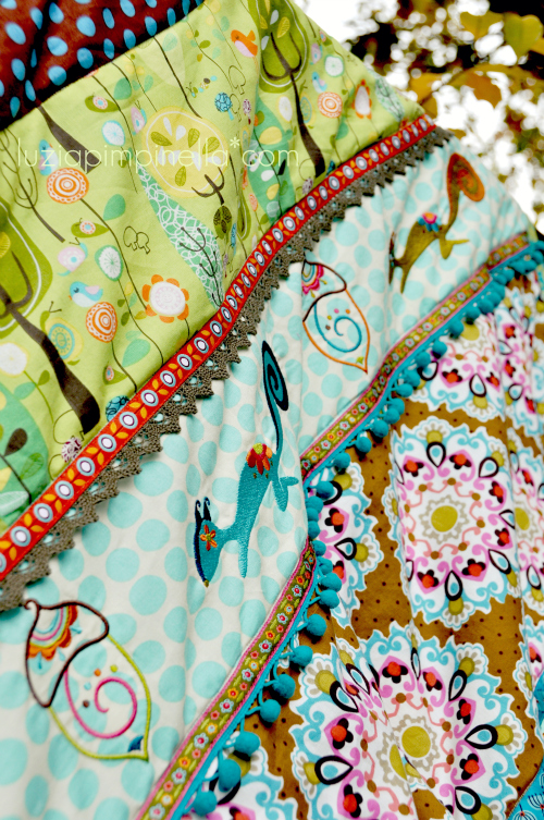 luzia pimpinella BLOG | DIY | bunte genähte patchwork decke mit "lilu chipmunk" stickmotiven | colorful handmade with "lilu chipmunk" embroidery luzia pimpinella BLOG | DIY | bunte genähte patchwork decke mit "lilu chipmunk" stickmotiven | colorful handmade with "lilu chipmunk" embroidery