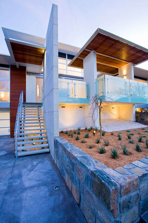 Hogares Frescos: Conectividad Interior / Exterior Casa Moderna Carey