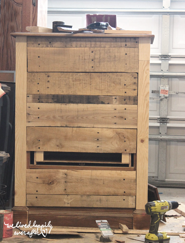 We Lived Happily Ever After DIY Pallet Dresser