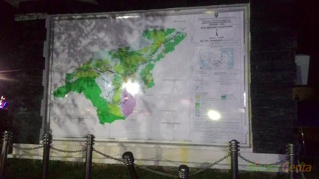 Pernak-Pernik Cahaya Malam di Taman Kota Baturaja Baturaja, Palembang, Sumatera Selatan, Taman Pelangi