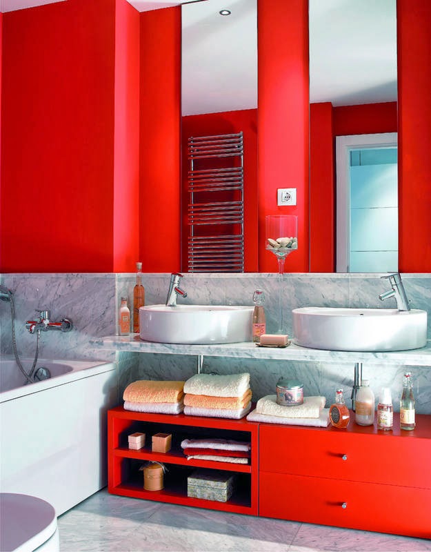 MAMPARAS-OFERTAS.COM: Un baño en rojo y mármol blanco