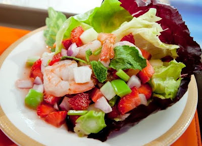 strawberry and chinese kale salad (yam strawberry, kha-na, koong)