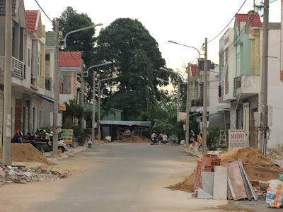 Nhà bán nằm trong dãy nhà phố đắt tiền