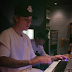 Justin Bieber passa madrugada em estúdio fonográfico trabalhando