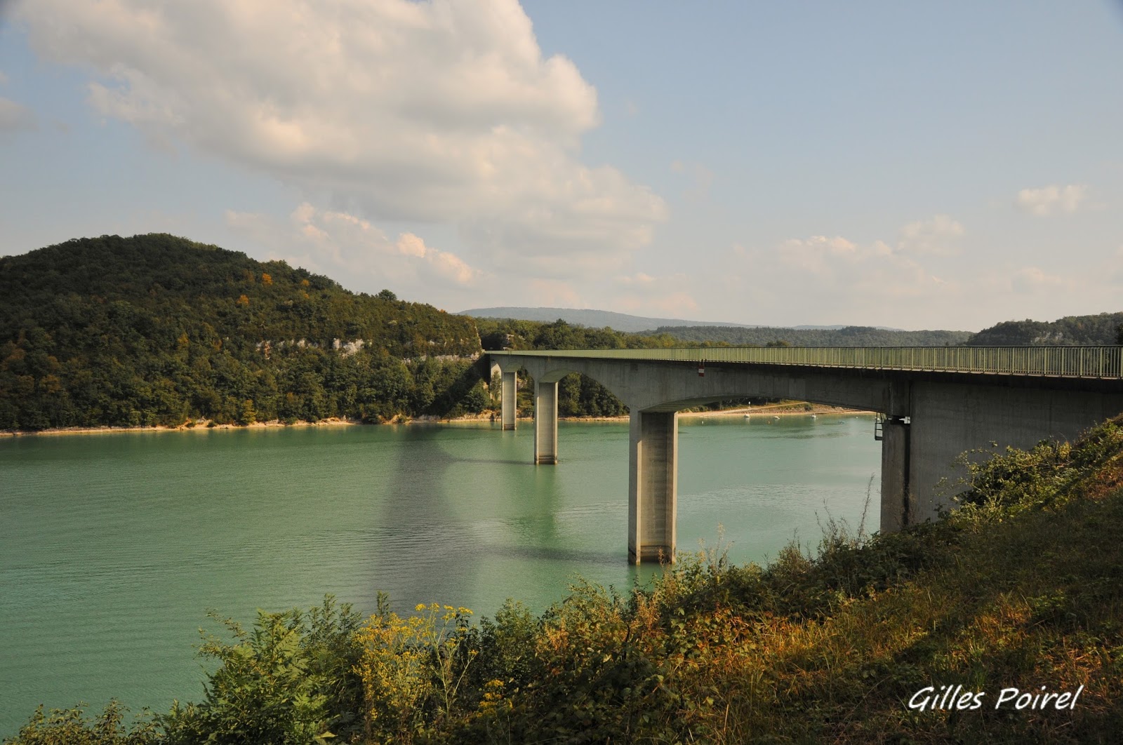 JURA, UNE TERRE, DES HOMMES Lac de Vouglans Le Pont de la Pyle.