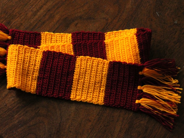 nephithyrion: Crochet: Harry Potter Scarf & a Belt
