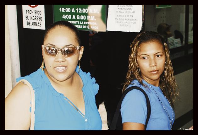 http://4.bp.blogspot.com/-knmF3KEHOKw/Ti8TptefNxI/AAAAAAAABfQ/sjCCpSCbp0A/s1600/hijas-de-joe-arroyo-adela-y-joanna.jpg