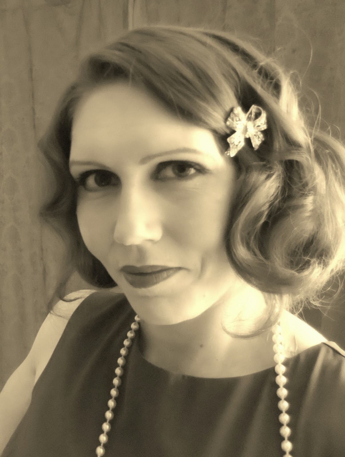 1920s hair and makeup