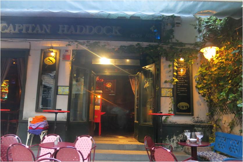 Casinha colorida A Série Lugares Secretos que Indico vai ao Bar