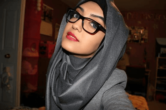 4 Tips Merawat Rambut Berhijab Dengan Mudah Dan Sehat Dan sebenarnya cukup banyak cara yang dapat anda lakukan untuk merawat rambut dari masalah-masalah rambut yang muncul