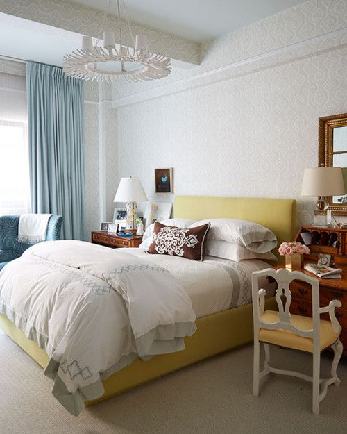 The Peak of Très Chic Color Crush Saffron Yellow