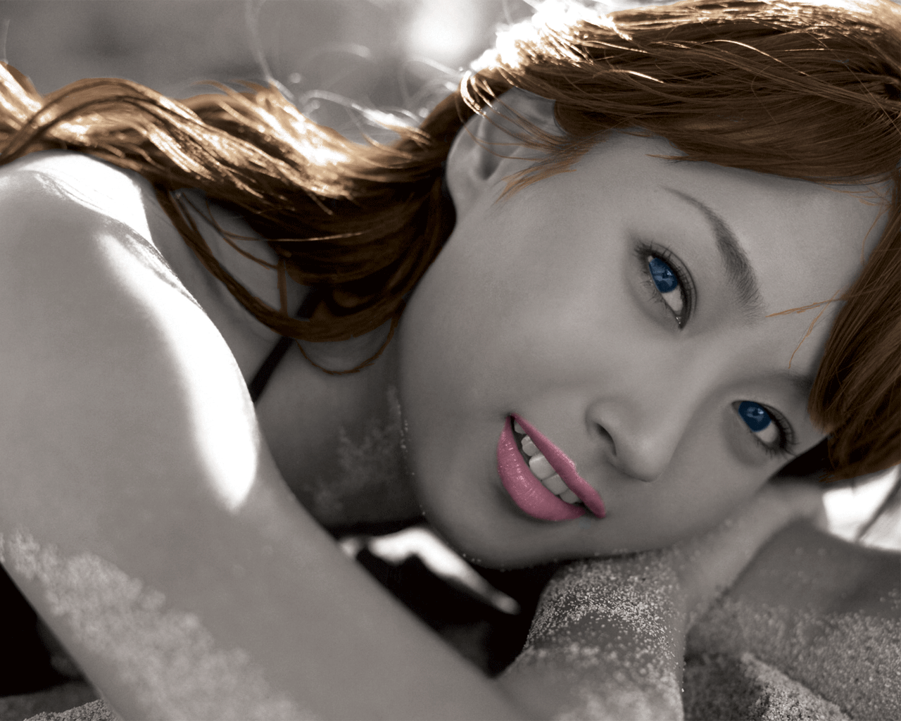 http://4.bp.blogspot.com/-kqW_ColvrRM/T1W1MY6jeBI/AAAAAAAACgo/M11eTT22AAE/s1600/HD-girl-blue-eyes.gif