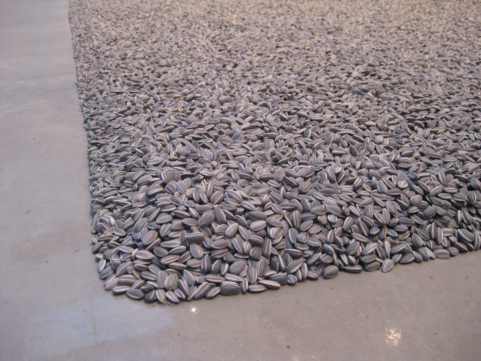 AI Weiwei Sunflower Seeds OK